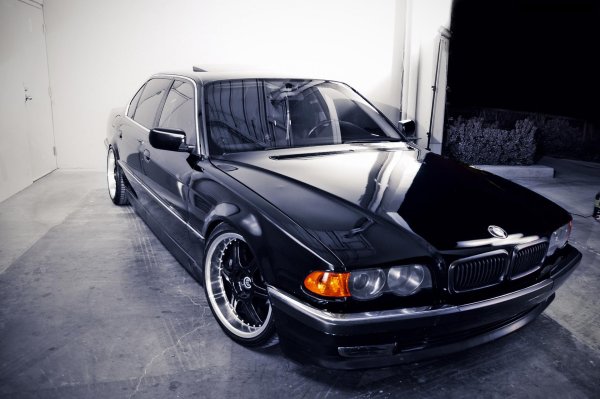 BMW 740 e34