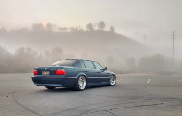 BMW 740 e38 бумер