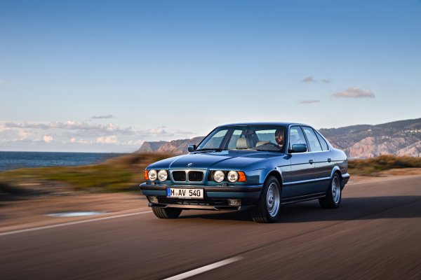 BMW e34 м5