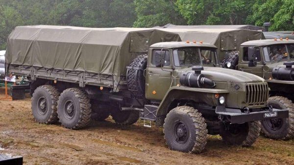 Урал 4320 бортовой военный