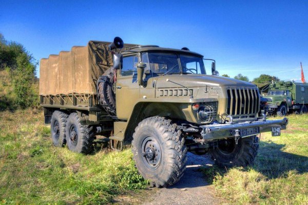 Автомобиль Урал Урал 4320