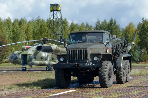 Урал 4320 тягач армейский