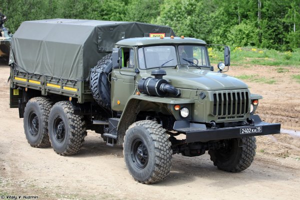 Грузовик Урал 4320