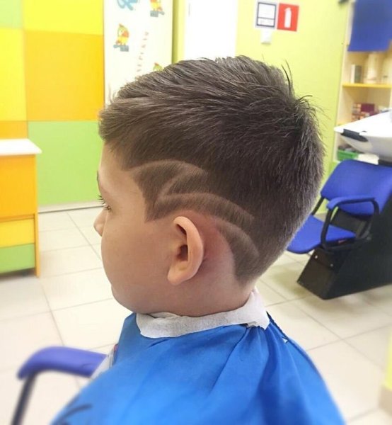 Стрижки для мальчиков с полосками