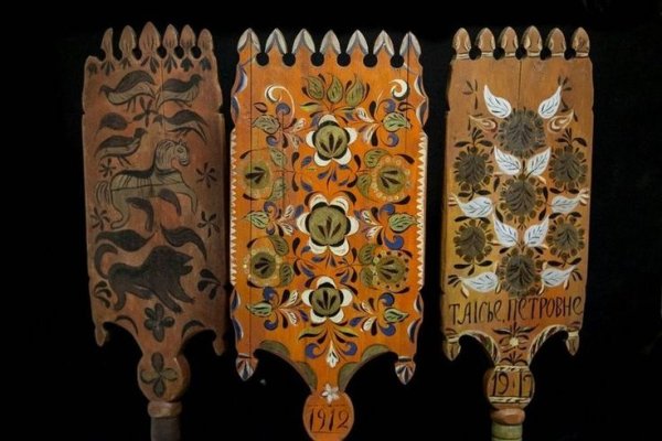 Шенкурская роспись прялки