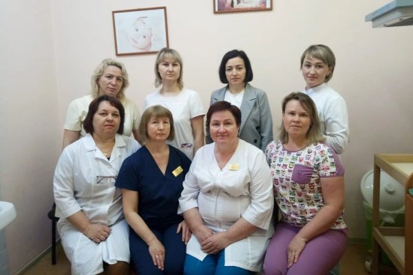 Медработники в родильном доме
