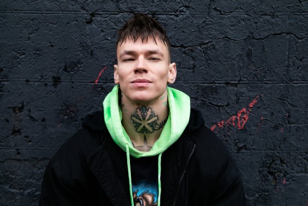 Солист группы нилетто