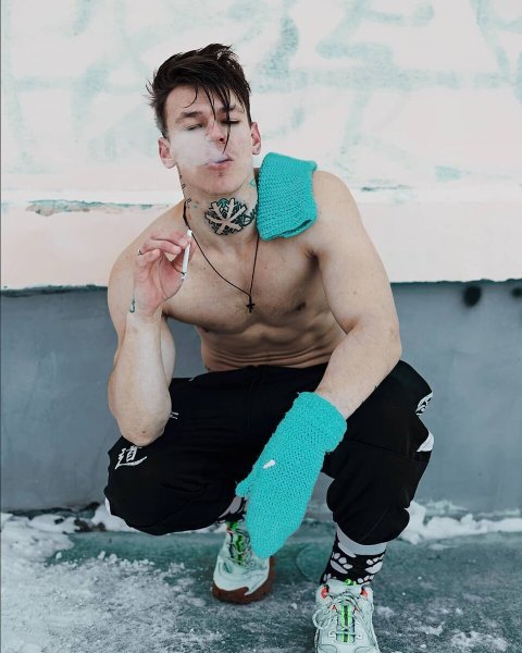 Певец нилетто
