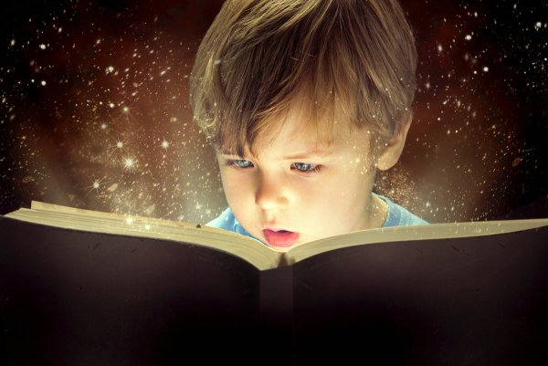 Дети читают книги