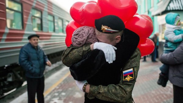 ДМБ встреча с армии на вокзале
