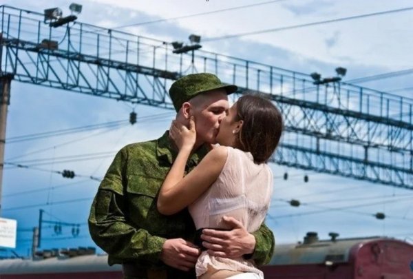 Девушка солдат