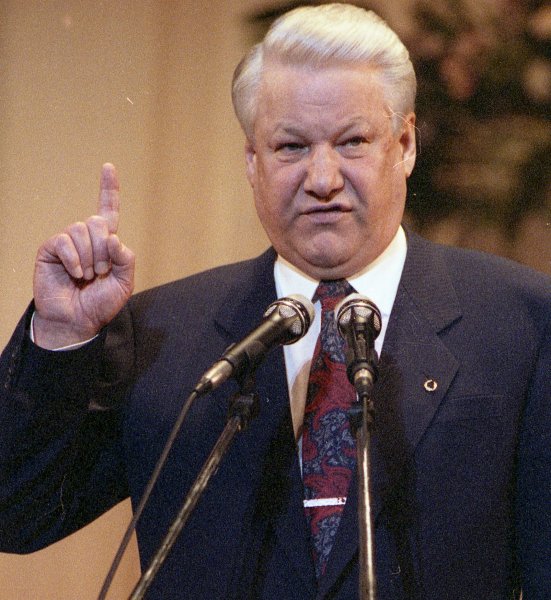 Борис Николаевич Ельцин - первый президент РФ.