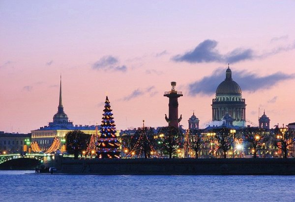 Дворцовая площадь в Санкт-Петербурге