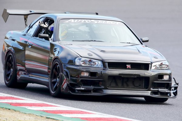 Skyline r34 GTR