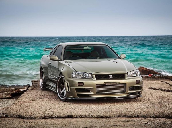 Skyline r34 GTR