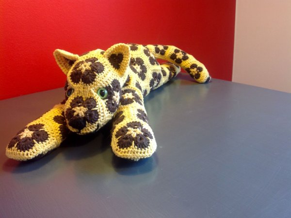Игрушка леопард из африканских мотивов