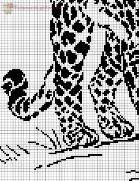 Монохромная вышивка леопард