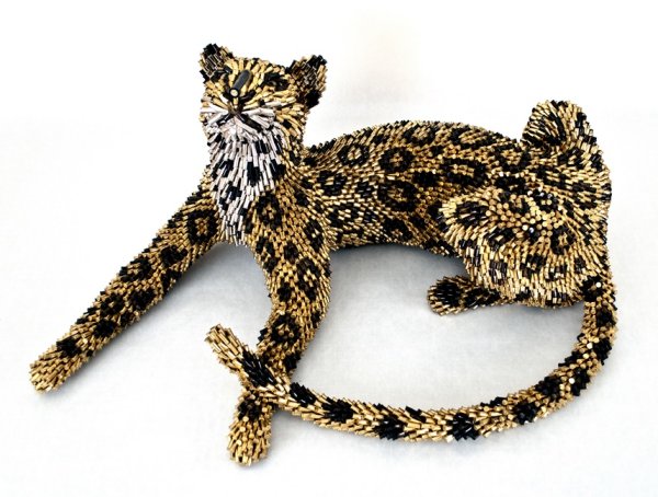 Связанный леопард