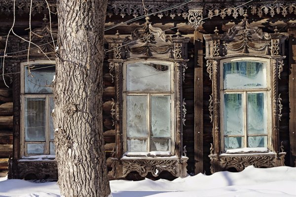 Старые окна зимой