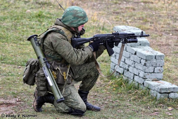 Солдат РФ С ак74м