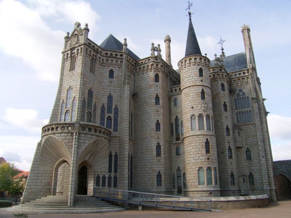 Дворец с башнями