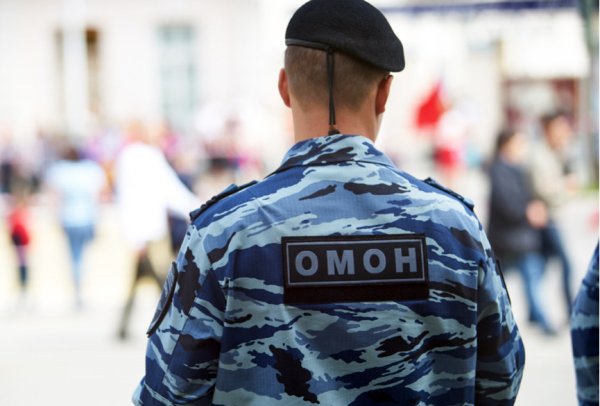 Полицейский ОМОН