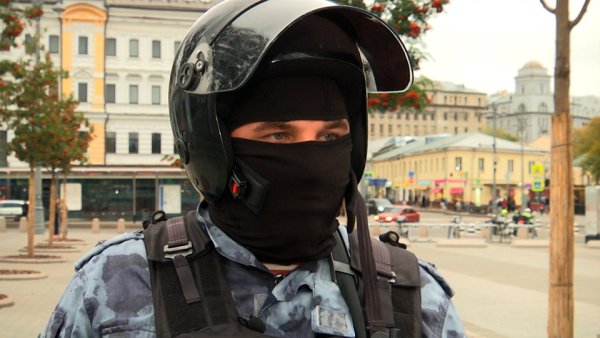 ОМОНОВЕЦ лицо