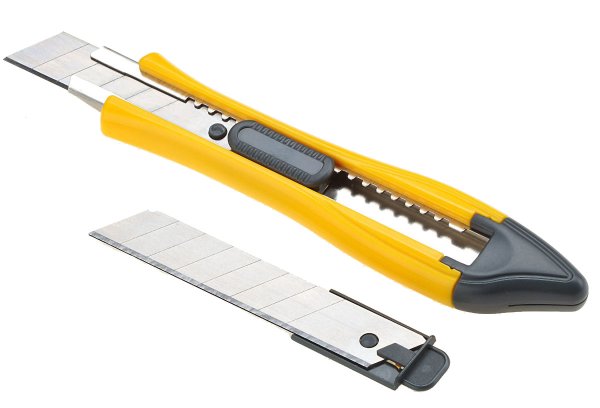Нож канцелярский желтый