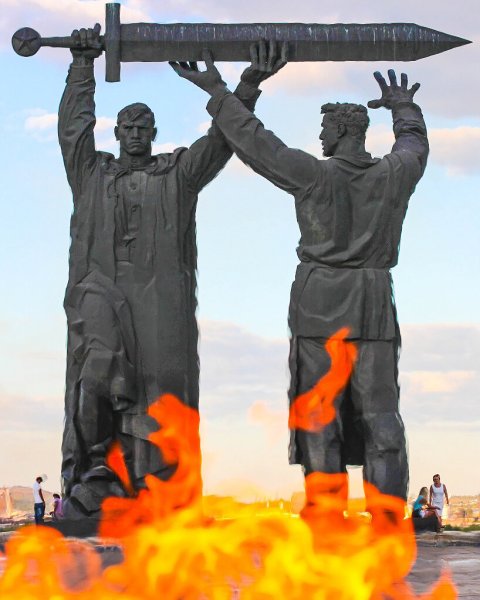 Скульптура тыл фронту Магнитогорск