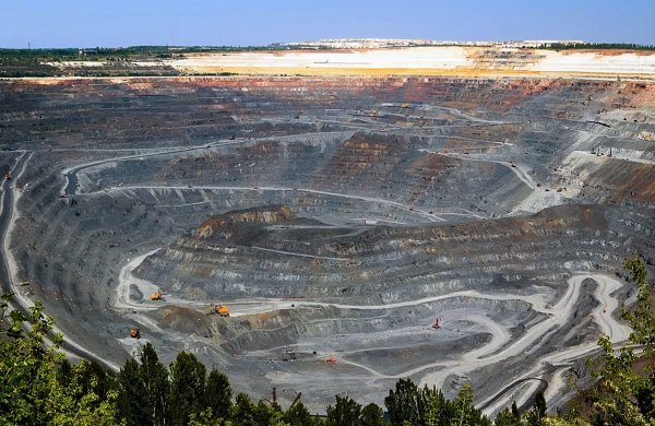 Лебединский ГОК карьер