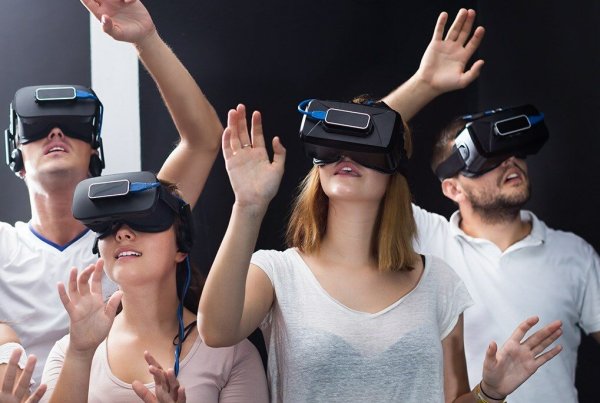 Виртуальная реальность (Virtual reality, VR)