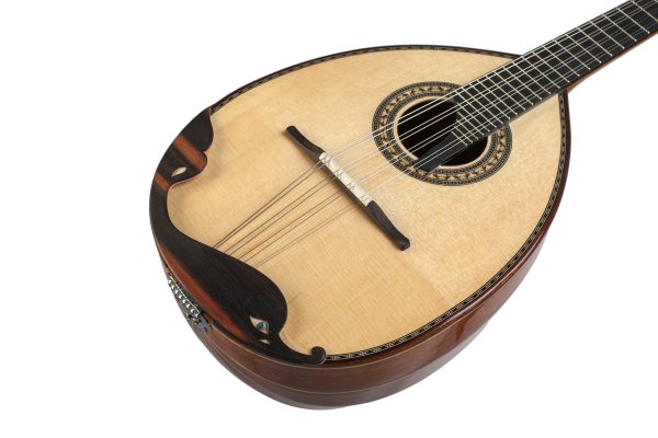 Мандолина струнный музыкальный инструмент