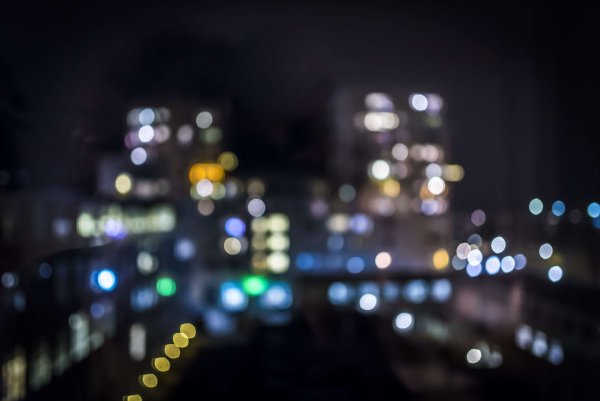 Размытые огни ночного города