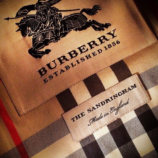 Новое лого Burberry