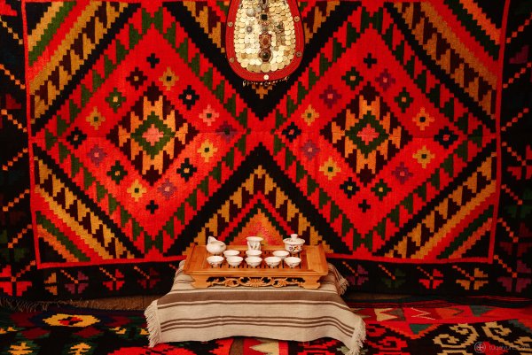 Башкирский ковер с орнаментом