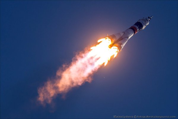 Ракета взлетает в космос
