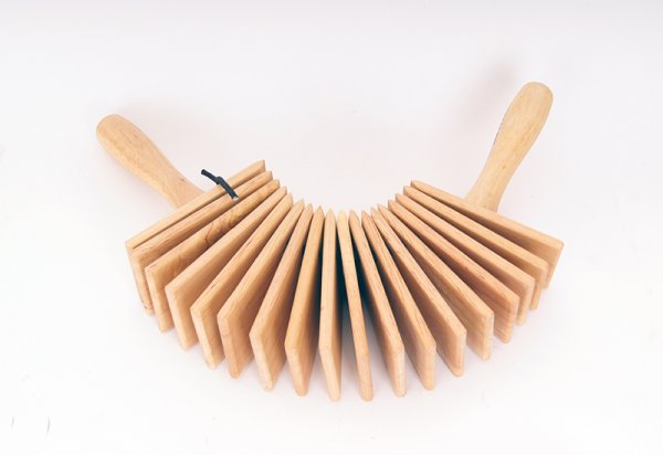 Пластинчатая трещотка кокирико