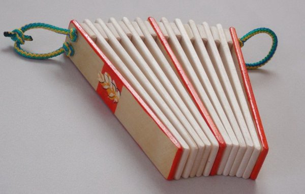 Шумовые инструменты трещётка