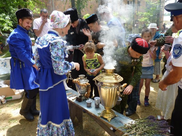 Застолье Казаков