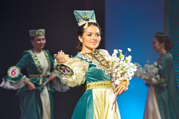 Татарский орнамент девушка