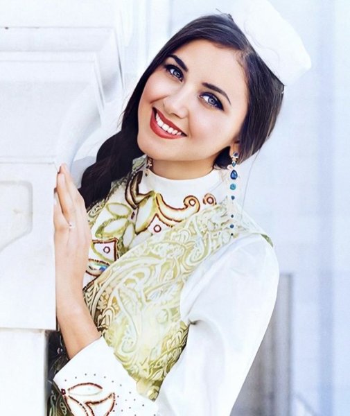 Дина Абдуллина татар кызы