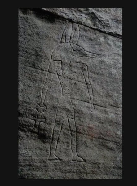 Древние наскальные иероглифы египетские