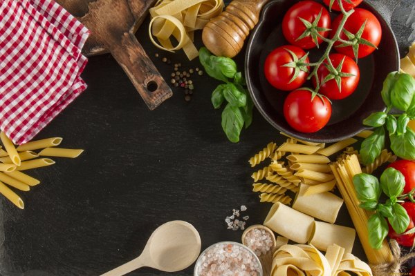Продукты на столе