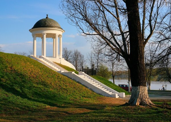 Беседка Островского в Костроме