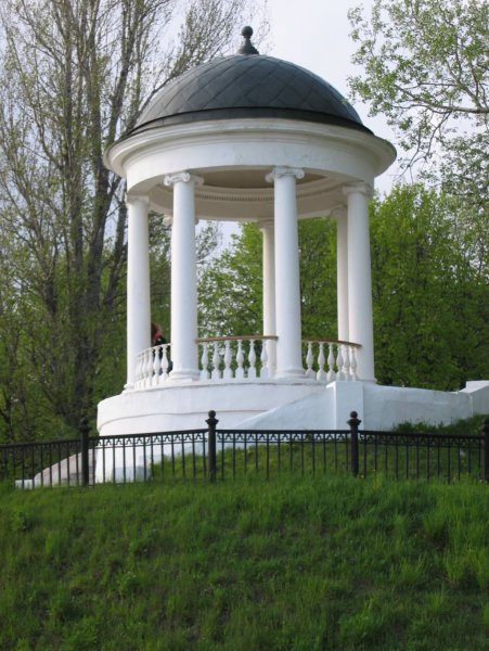 Беседка Островского Островского в Костроме