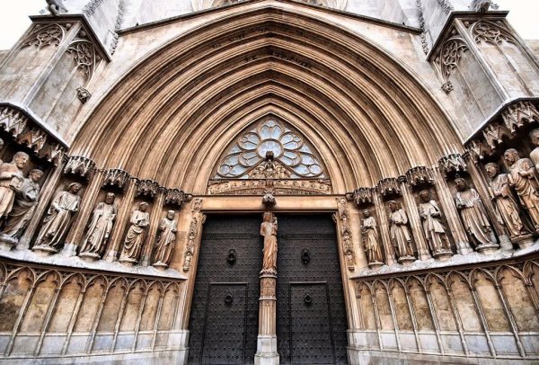 Романская Готика архитектура