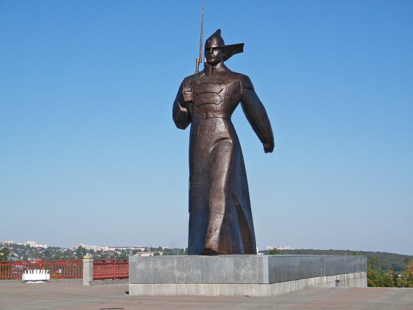 Памятник солдату Красногвардейцу в Ставрополе