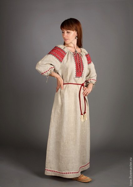 Славянский костюм женский