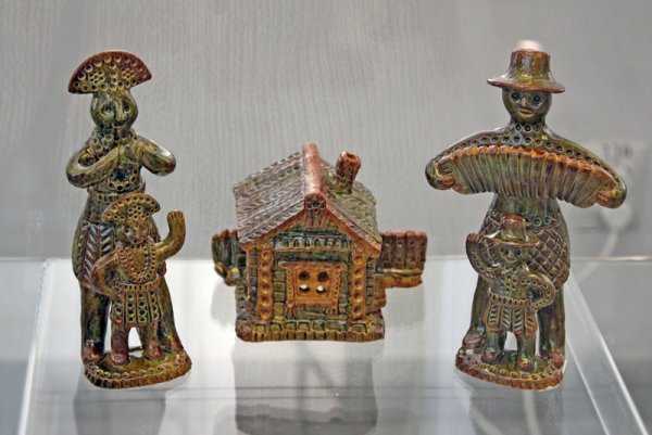 Костромская глиняная игрушка Петровская