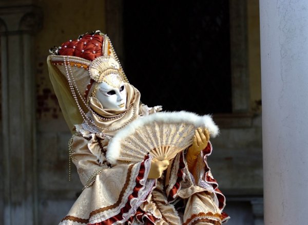 Костюмы в театре
